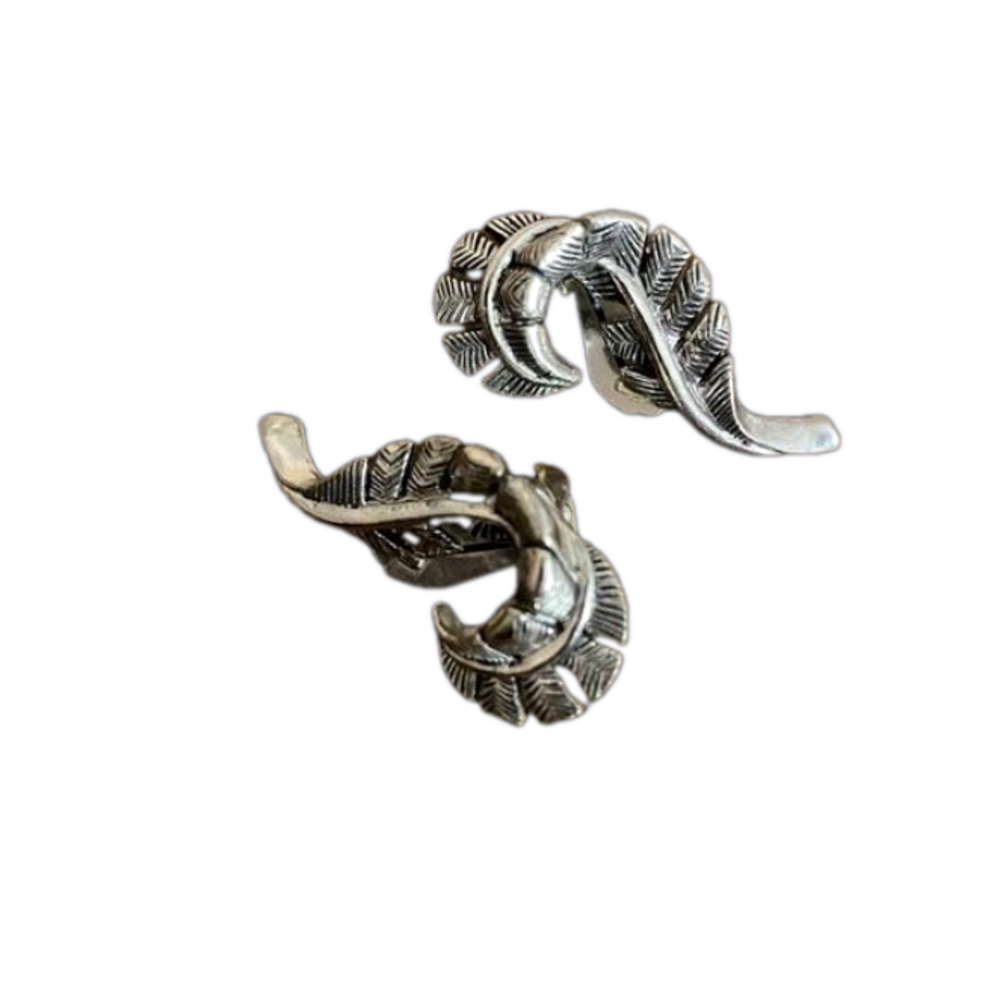 Vintage AVON silver unique swirl design clip on earrings